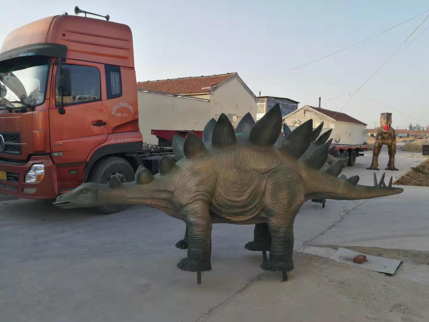 恐龍雕塑項目部分完工，出廠安裝（組圖）。