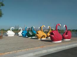 唯美玻璃鋼天鵝雕塑_濱州宏景雕塑有限公司